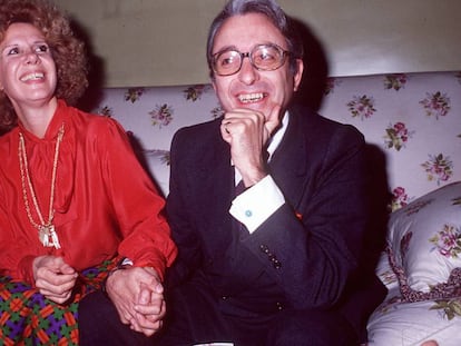 La duquesa de Alba y Jesús Aguirre, en marzo de 1978.