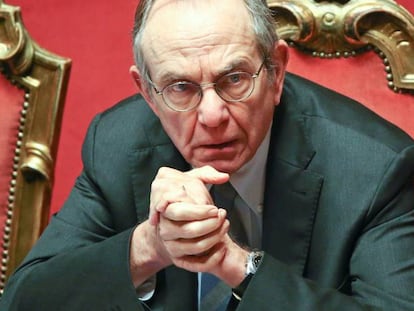 Pier Carlo Padoan, ministro de Econom&iacute;a y Finanzas de Italia.