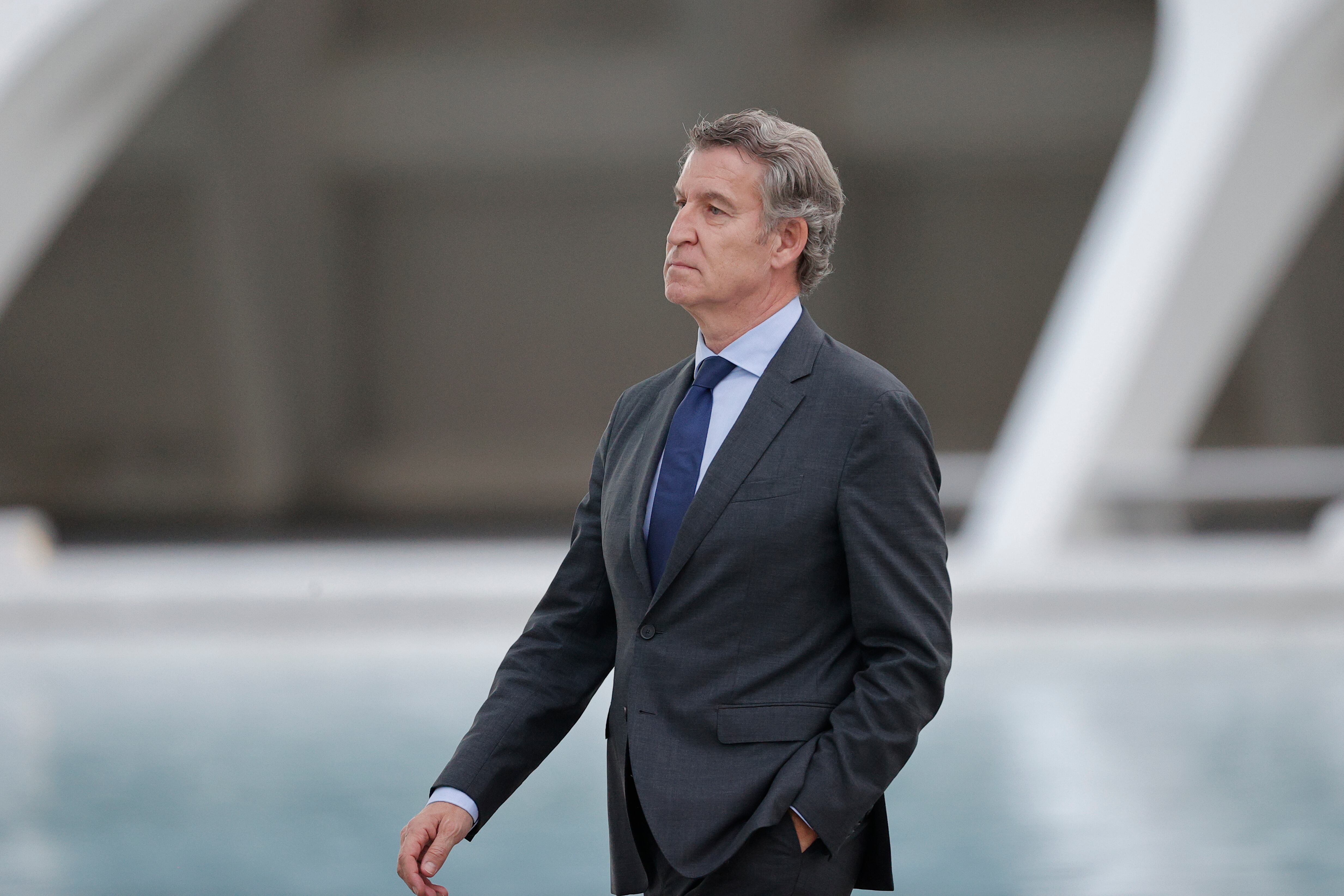 Un año de cálculo político de Feijóo con Mazón: “Ya es tarde para todo”