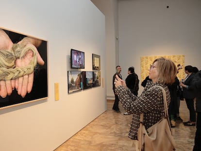 Una perspectiva de la exposición en la Nau.