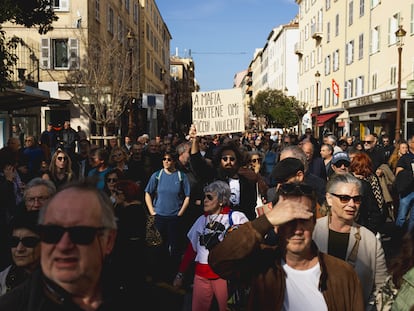 Manifestación contra la mafia en Ajaccio (sur de Córcega), el 8 de marzo pasado. 