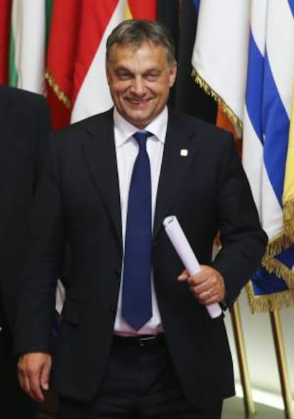 El primer ministro de Hungría, Viktor Orban, a su salida del edificio del Consejo Europeo, en el marco de la Cumbre de la Unión Europea en Bruselas (Bélgica). EFE/Archivo
