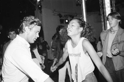 Diana Ross, una de las diosas de la música disco, bailando en el siempre desmadrado Studio 54 de Nueva York en 1979.