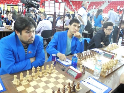 La victoria de Caruana (al fondo) y los empates de So y Nakamura no fueron suficientes para que EEUU superase a Israel, que logró empatar.