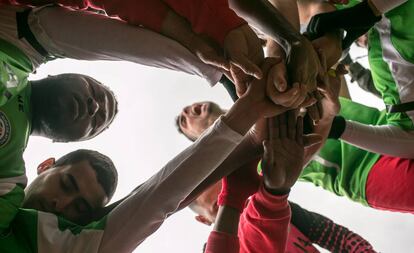 Os jogadores do Alma da África, durante um jogo em Alcalá del Valle.