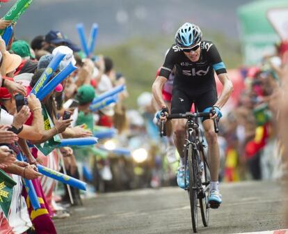 Froome asciende un puerto durante la última Vuelta a España.