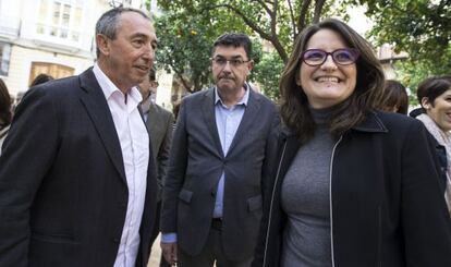 Joan Baldov&iacute;, a la izquierda, junto a Enric Morera y M&ograve;nica Oltra.