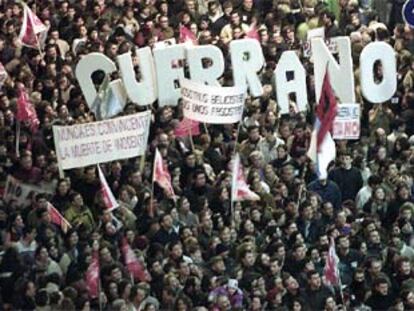 Imagen de la manifestación del pasado sábado en Madrid en contra de un ataque bélico a Irak.