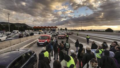 Talls de tr&agrave;nsit a la C-32 el passat 8 de novembre.