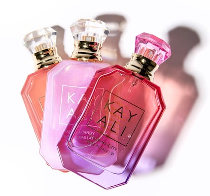 Las fragancias Eden Sparkling Lychee 39, Vanilla Candy Rock Sugar 42 y Fleur Majesty Rose Royale 31, todo de KAYALI (a la venta en Sephora).