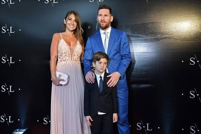 Lionel Messi, con su esposa Antonela Roccuzzo y su hijo mayor, Thiago.
