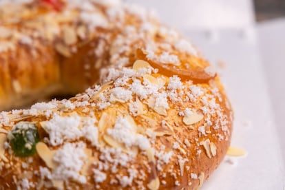 Detalle de un roscón de obrador madrileño Pan Delirio.