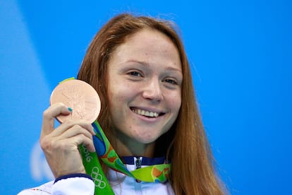 Aliaksandra Herasimenia, tras ganar la medalla de bronce en los Juegos Olímpicos de Río de Janeiro, en 2016.