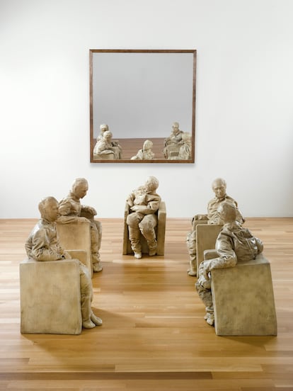 'Five Seated Figures (Cinco figuras sentadas)' (1996), de Juan Muñoz, préstamo del Museo Reina Sofía que se verá en la muestra del Prado.