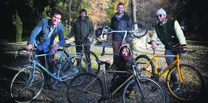 De izquierda a derecha, Jorge Suquet, Andrés Arregui, Nico Gaude, Rodrigo Taramona y Tamara Marqués.