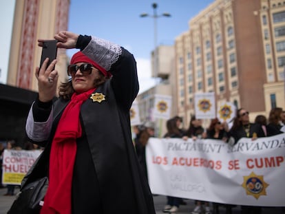 Letrados de la administración de justicia durante una manifestación a principios de marzo en Madrid.