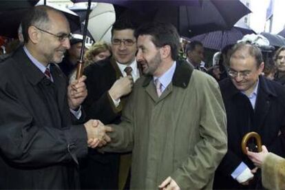 De izquierda a derecha, los socialistas Rodolfo Ares y Patxi López; Josu Jon Imaz (PNV) y Javier Madrazo (EB).