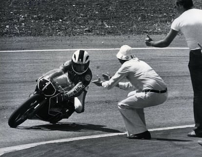 Ángel Nieto, en la categoría de 125 cc. durante el Gran Premio de España en el circuito del Jarama, el 23 de mayo de 1982.