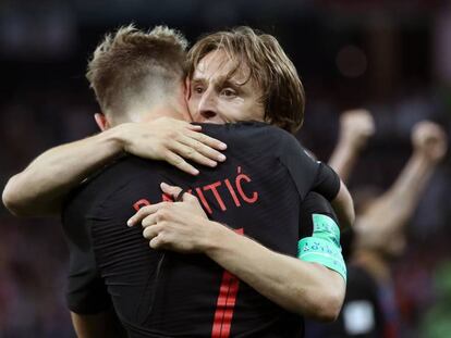 Dupla Rakitic e Modric comandou a seleção croata no 3 a 0 sobre time de Messi.