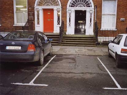 &#39;Parking Spaces. Dublín, Irlanda&#39; (2002), de Martin Parr.