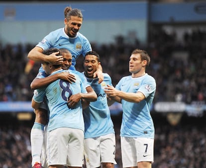 Los jugadores del Manchester City celebran uno de los goles