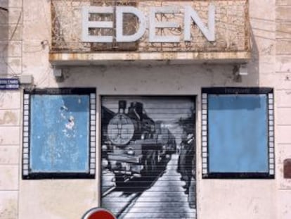 Fachada del Teatro Eden, antes de su restauración.