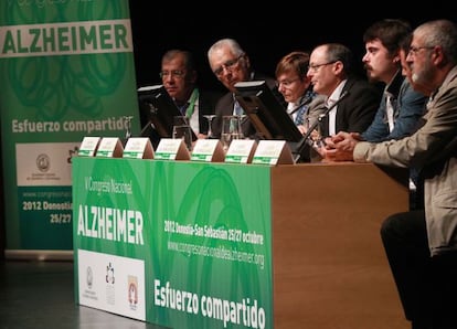 Representantes políticos y sociosanitarios, en la inauguración del congreso.