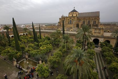 Exterior de la mezquita-catedral vista desde la torre del campanario, antiguo alminar. 