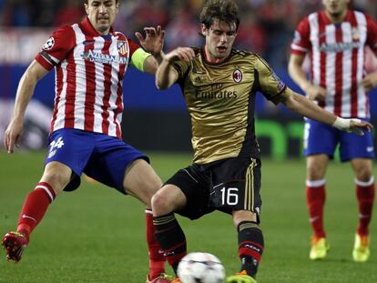 Gabi presiona a Poli durante el Atlético-Milan del miércoles.
 
 