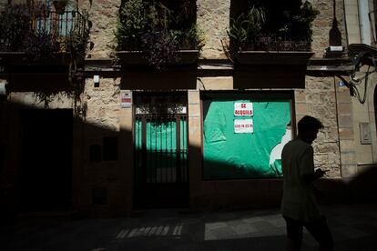 Uno de los muchos locales comerciales que se alquilan en la localidad.