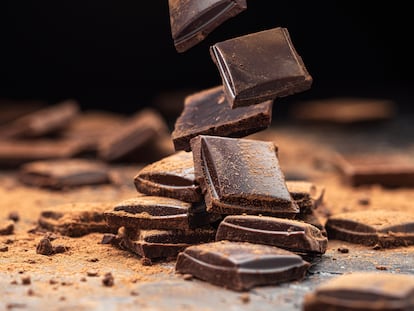 Los peligros de comer chocolate negro