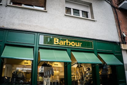 DVD1259 (28/03/25) Fachada exterior del taller de Barbour en Madrid.