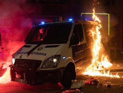 La furgoneta de la Guàrdia Urbana que va calar foc el passat dissabte, 