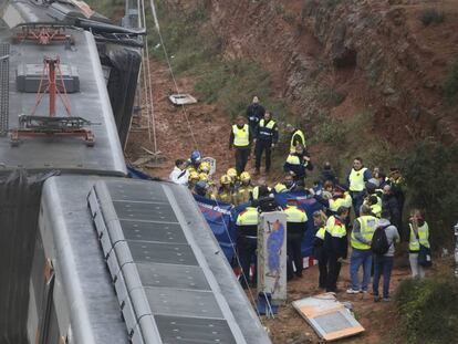 El tren descarrilat a Vacarisses.