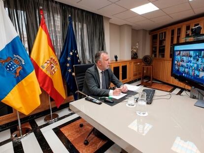 El presidente de Canarias, Ángel Víctor Torres, durante la reunión con Sánchez y el resto de presidentes autonómicos.