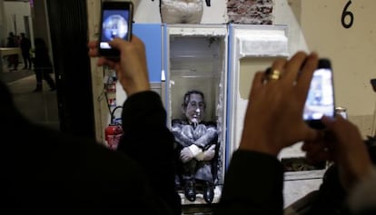 Una instalación satírica con un Nicolas Sarkozy congelado, en el Palais de Tokyo, de París, el pasado 6 de octubre.
