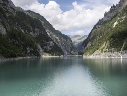 Vista general de la presa Gigerwald en Vaettis, en el cantón de San Galo (Suiza), donde se produjo el accidente, este jueves.