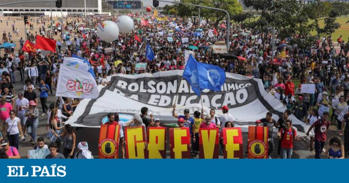 Miles de estudiantes marchan contra los recortes de Bolsonaro ...