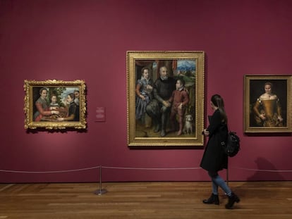 Varios cuadros de Sofonisba Anguissola en una de las salas de la exposición en el Museo del Prado.