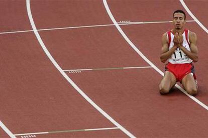 Rashid Ramzi, tras su victoria en los 800 metros.