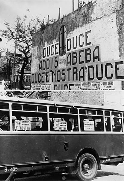 Pintadas en Roma celebrando la victoria italiana en Etiopía en 1936.