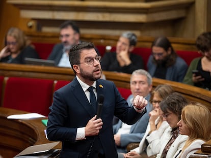 El presidente de la Generalitat, Pere Aragonès, interviene durante la sesión de control del Govern en el pleno del Parlament, este miércoles.