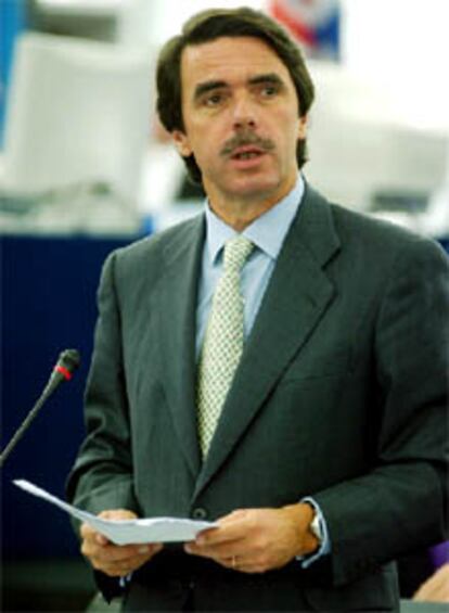 El presidente del gobierno español, José María Aznar, hoy, durante su intervención en la Eurocámara.