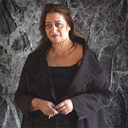 Zaha Hadid, en el pabellón Mies van der Rohe de Barcelona.