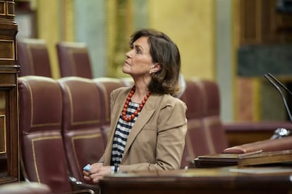 La exvicepresidenta primera del Gobierno y diputada del PSOE, Carmen Calvo, en el pleno del Congreso de este martes, en el que defendió la proposición no de ley del PSOE y el PNV para investigar los abusos sexuales en la Iglesia.