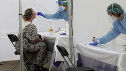 Pruebas PCR para deteccíón del coronavirus en Ordizia (Guipúzcoa), después de que se haya producido un brote en el municipio. 