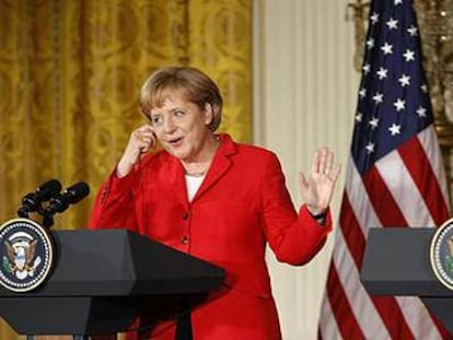 El presidente de EE UU, Barack Obama, y la canciller alemana, Ángela Merkel, ofrecen una rueda de prensa en la Casa Blanca