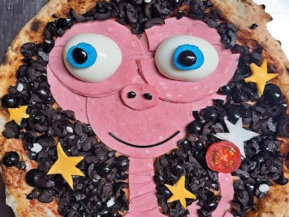 ¿Pizza de E.T. hecha con mortadela? Así son las creaciones de Asier Sanz en ‘Pizza Movies’
