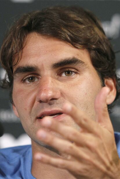 Federer, durante su comparecencia ante los medios.