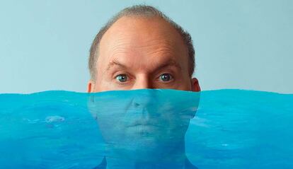 Protagonista de la película con el agua al cuello de Movistar Plus+